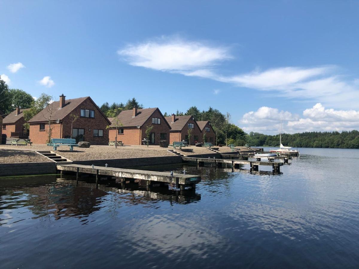 Tullybay Holiday Homes Екстериор снимка