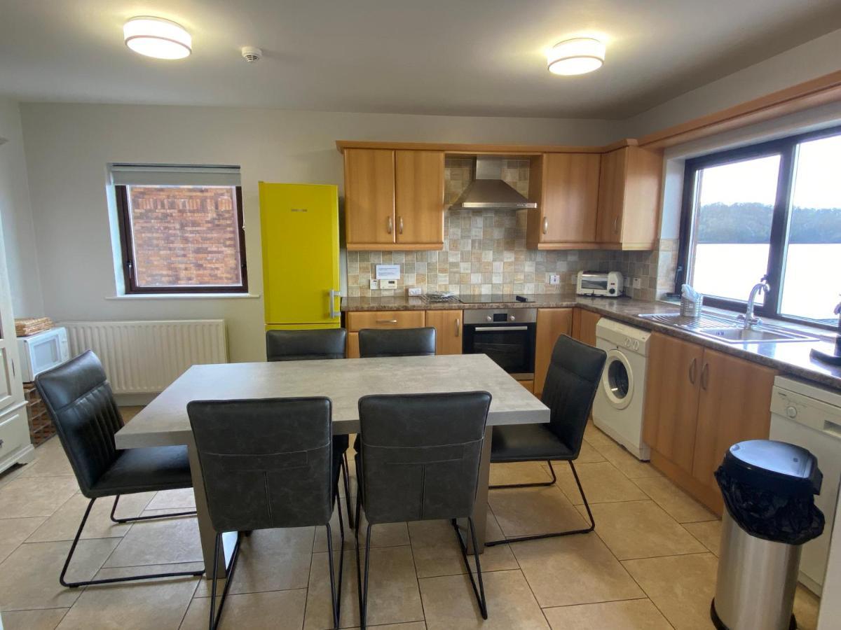 Tullybay Holiday Homes Екстериор снимка